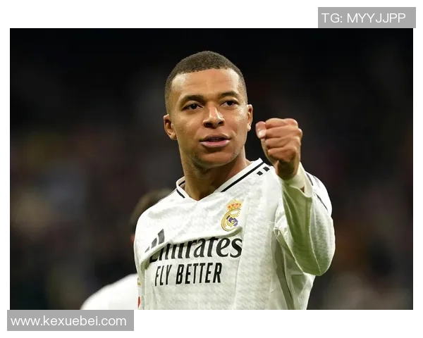 幼年成名的足球明星们：从稚嫩少年到世界足坛巨星的成长历程