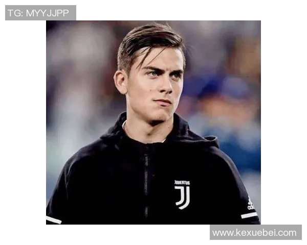 痞帅足球球星的魅力与个性解析：从场上风采到场下生活