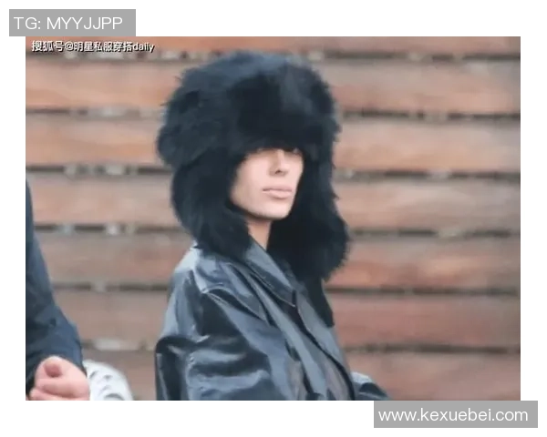 足球球星同款双肩包品牌推荐助你时尚出街穿搭尽显个性