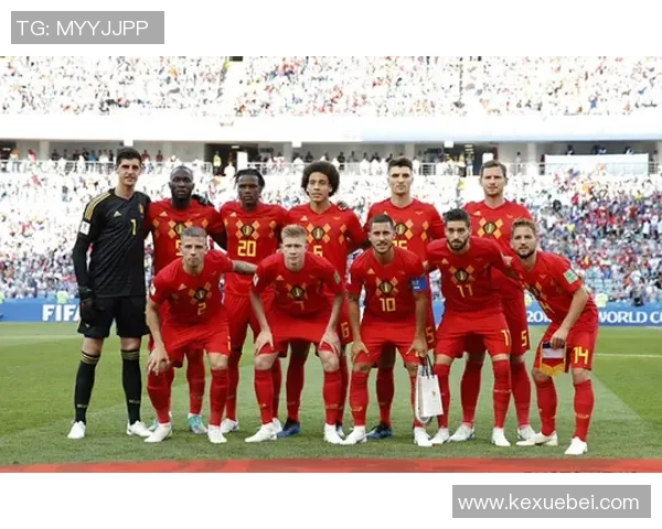 足球球星扑克收藏热潮引发球迷竞技与文化交流新风尚