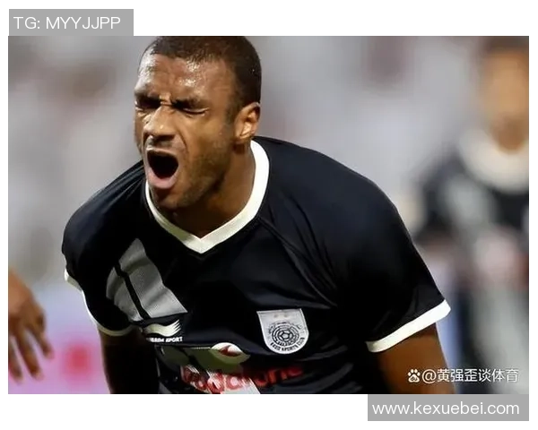 足球球星背后默默付出的努力与坚持训练成就辉煌人生