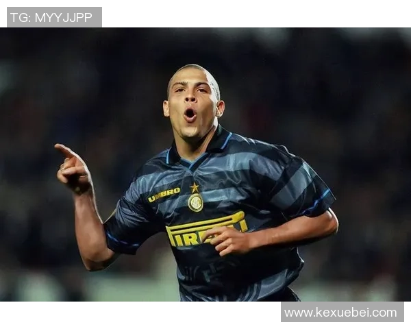 足球球星贴纸大集合，尽享全球顶级球员精彩瞬间，收藏与分享你的专属足球记忆