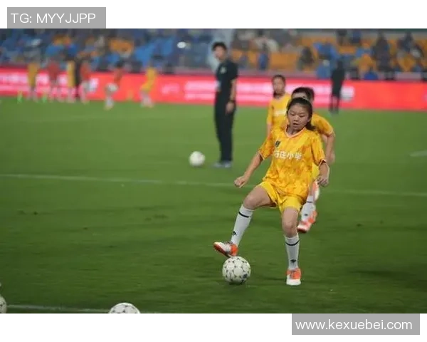 足球球星齐聚排练现场展现团队默契与舞台风采